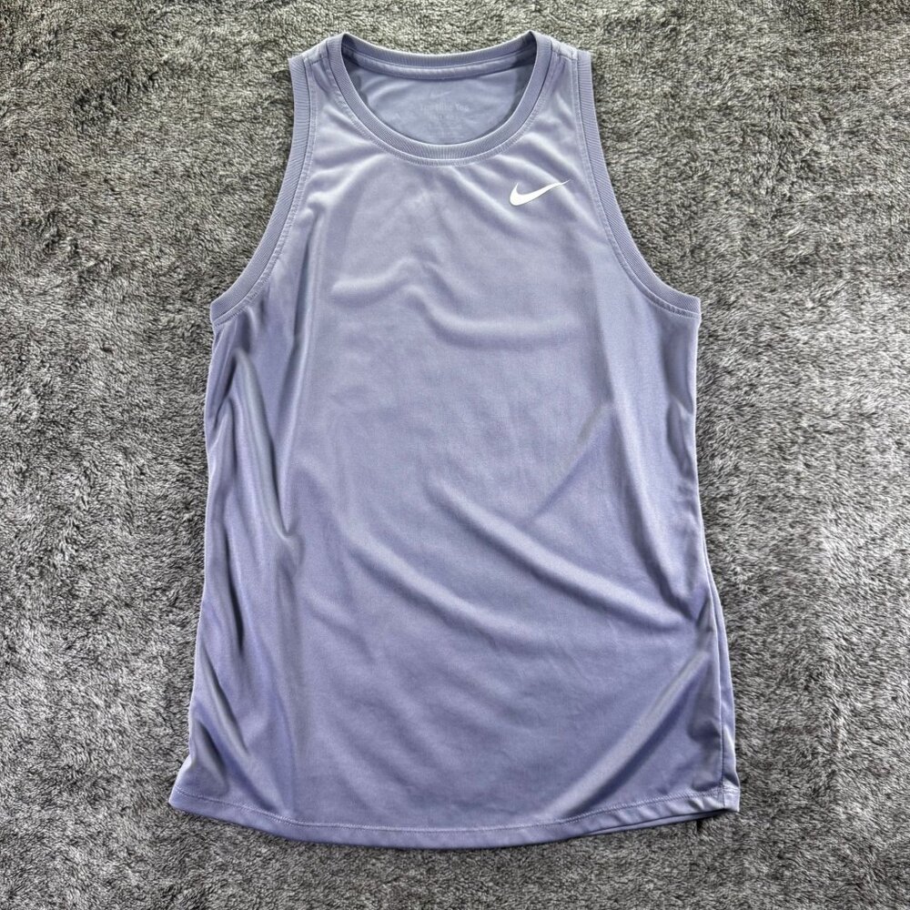 The Nike Dri-Fit Tank Sz S Light Purple